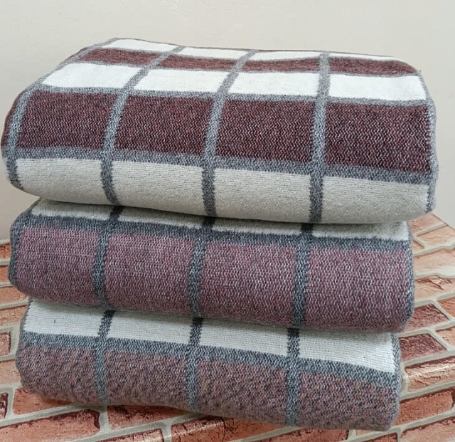 Одеяло полушерстяное 50% шерсть, 50% пэ 400гр. ОПШ-1, 140x205 см