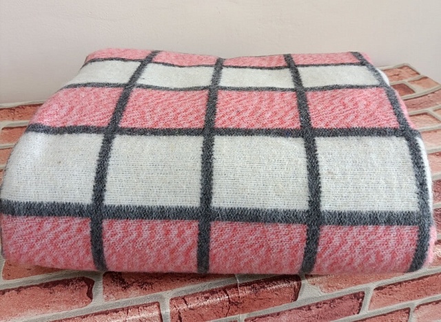 Одеяло полушерстяное 50% шерсть, 50% пэ 400гр. ОПШ-1, 140x205 см