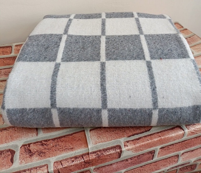 Одеяло полушерстяное 50% шерсть, 50% пэ 400гр. ОПШ-1, 140x205 см