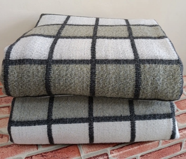 Одеяло полушерстяное 50% шерсть, 50% пэ 400гр. ОПШ-1, 140x205 см